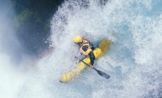 开云体育中国官网-赛道与球场，统治力的双重奏鸣