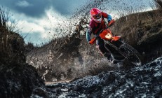 开云体育直播-赛道上的逆袭，佩雷兹火热状态助阿斯顿马丁绝杀梅赛德斯