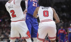 开云体育直播-公牛鏖战鹈鹕，拉文惊艳四座