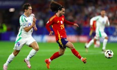 开云体育平台APP-西班牙踢得稳健，外围赛取胜晋级八强