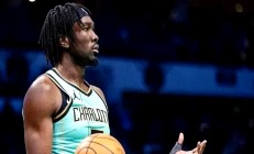 开云体育视频直播-独行侠翻盘76人，戈贝尔爆发神勇