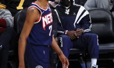 开云体育中国官网-篮网主场完胜，实现与对手巨大分差胜利