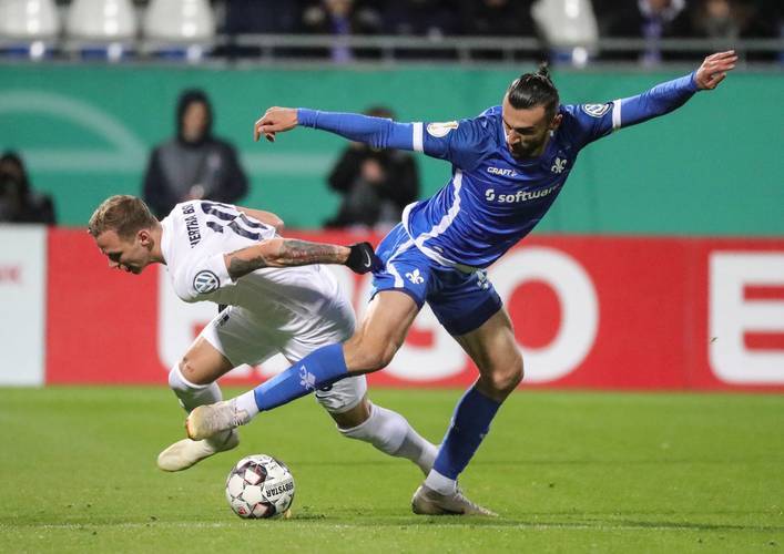 沙尔克客场取胜，球队士气大增的简单介绍