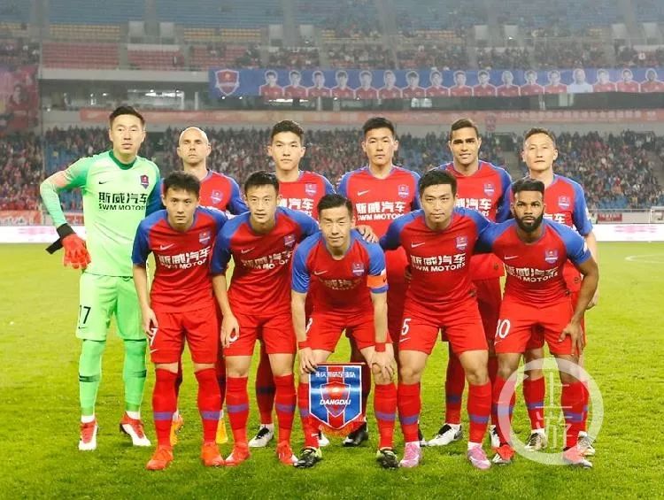 包含江苏苏宁大胜重庆斯威，取得两连胜状态的词条