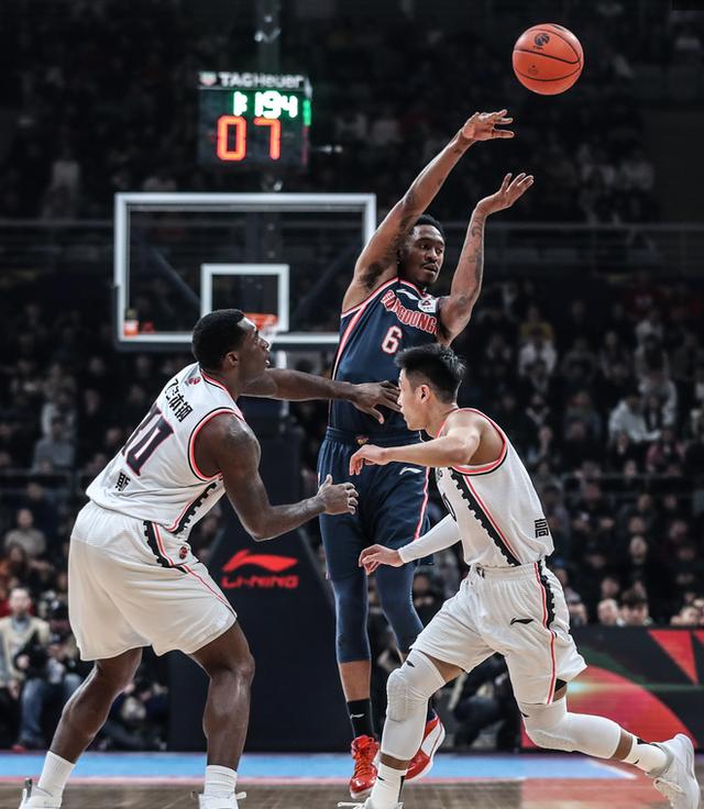 包含北京北控客场不敌广州恒大，遭遇惨败的词条