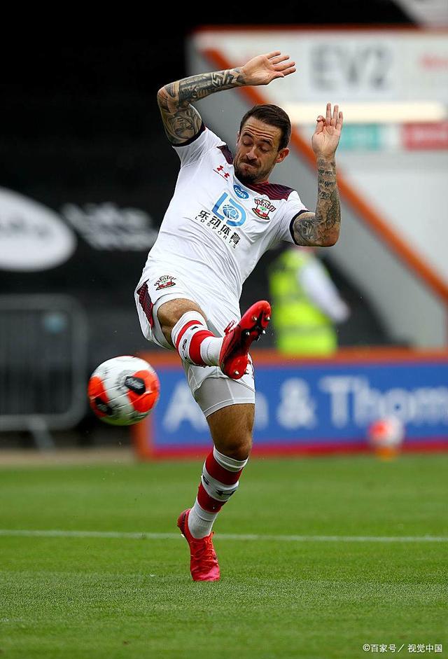 南安普顿在英超比赛中击败对手