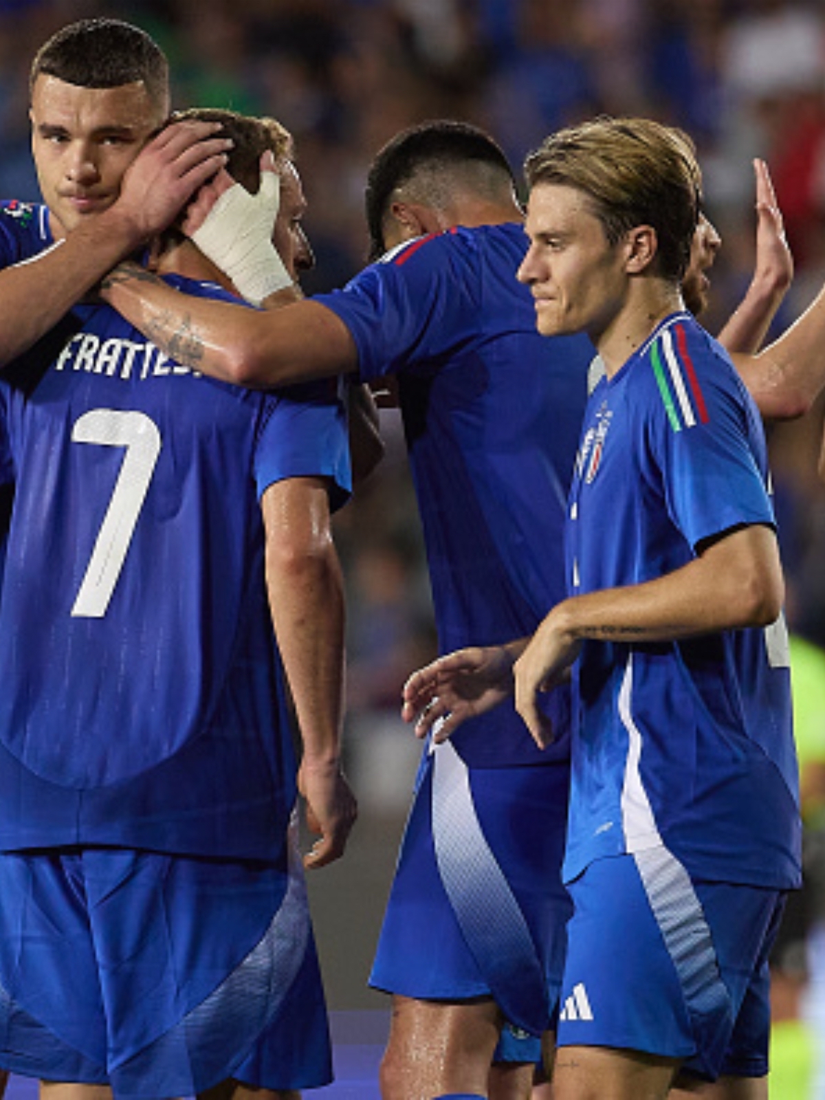 欧洲杯热身赛双方碰撞,强强对决引爆球迷热情的简单介绍 欧洲杯热身赛双方碰撞,强强对决引爆球迷热情的简单介绍