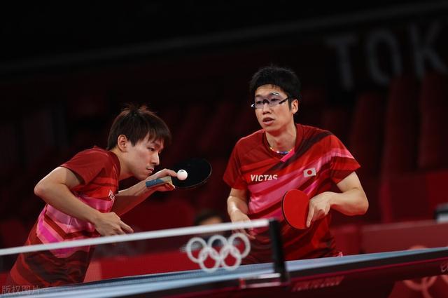 英格兰队碾压日本队，奥恰洛夫带队取胜