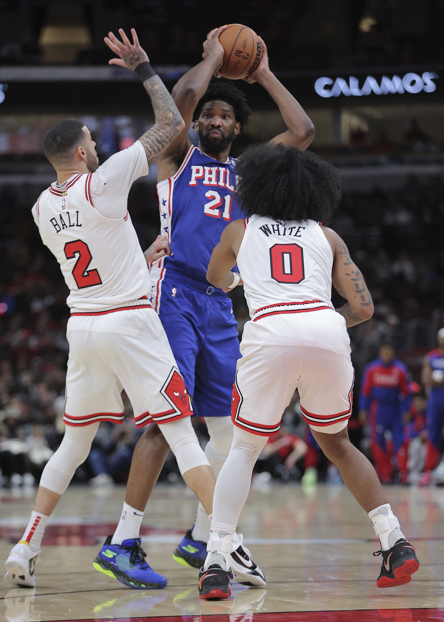 公牛鏖战鹈鹕，拉文惊艳四座