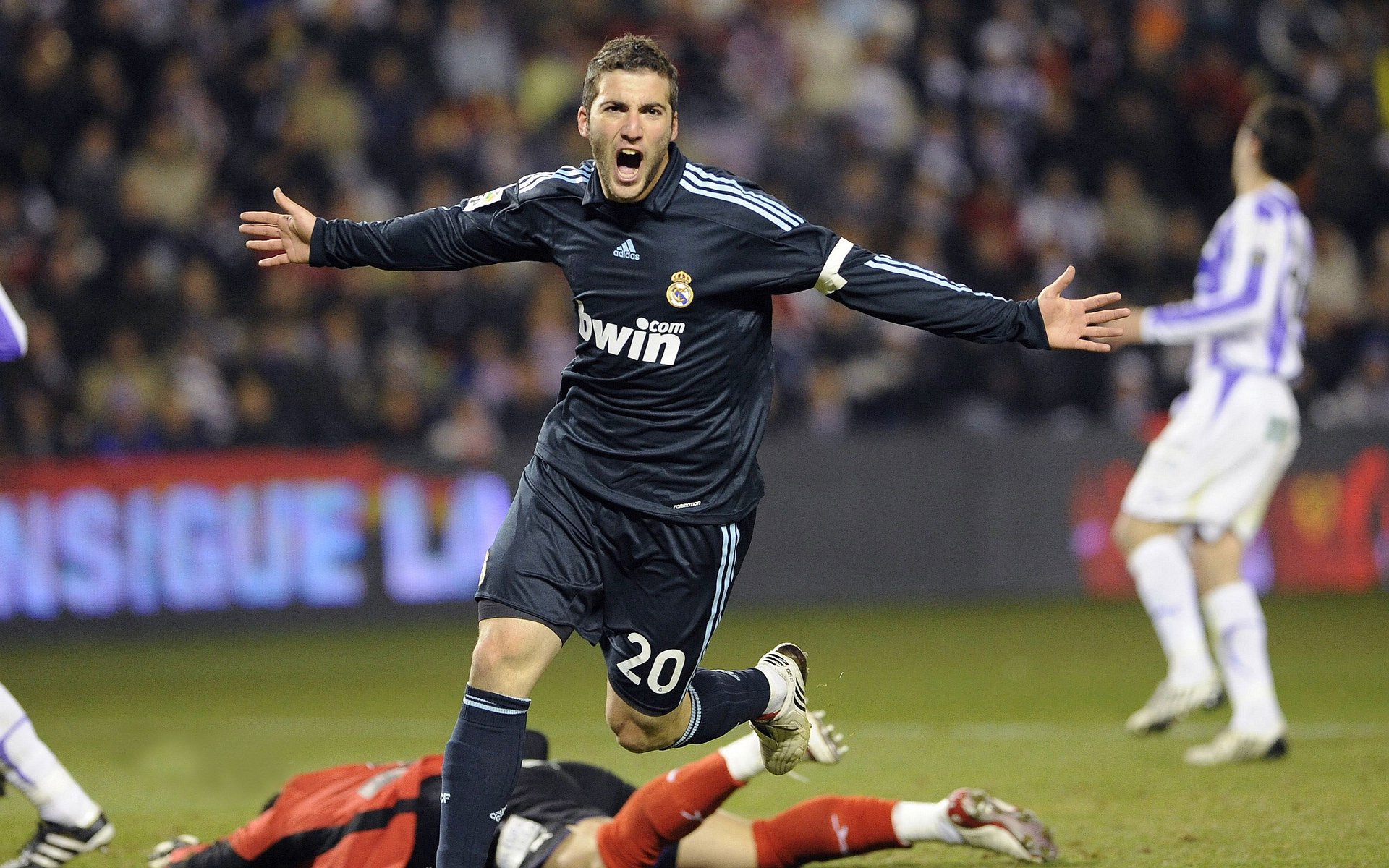 疆域封锁与跨界统治,当新疆铁壁遇上德罗赞的西甲王权