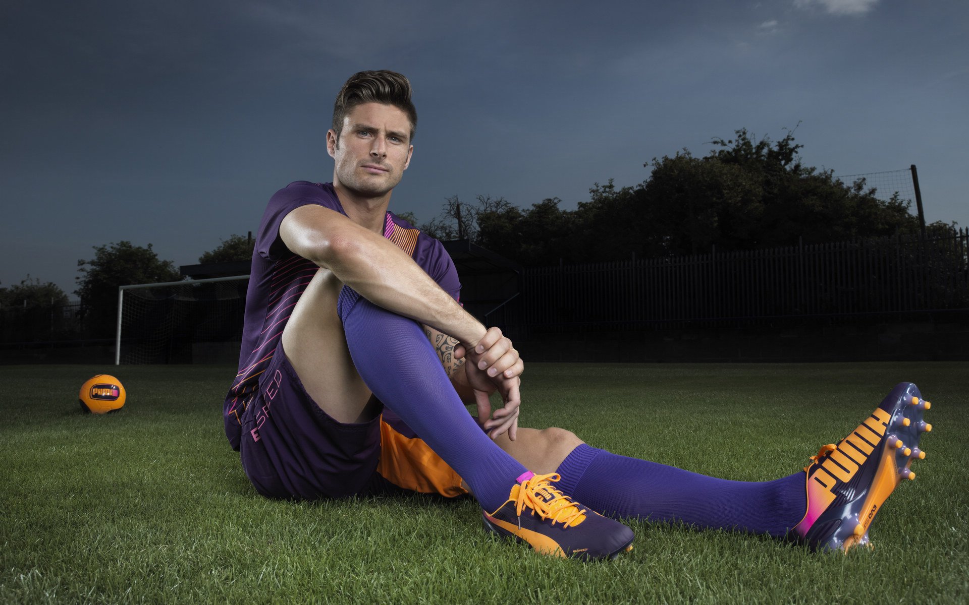 德甲争冠战之夜，伊萨克一手掌控比赛走势