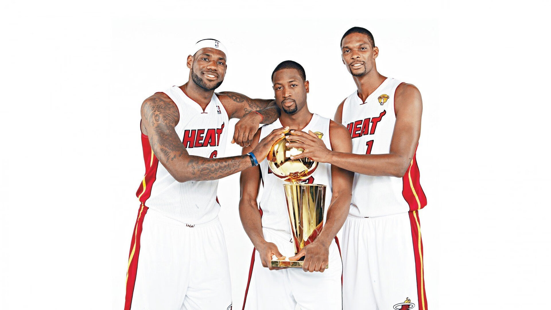 沪上风暴席卷新奥尔良，詹姆斯存在感拉满，上海队一波流带走鹈鹕